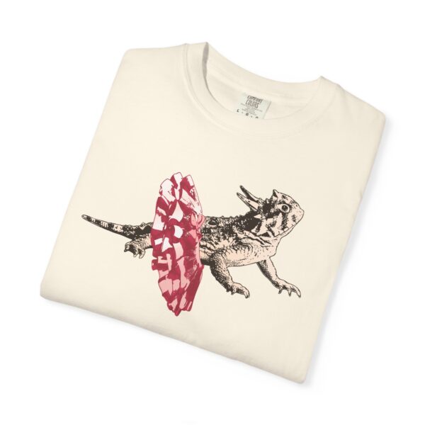 Dancing Horned Lizard Relaxed Fit T-Shirt, Whimsical Animal Graphic Tee, Playful T-Shirt for Nature Lovers, Casual Cotton Wear, Eco-Friendly - Image 7