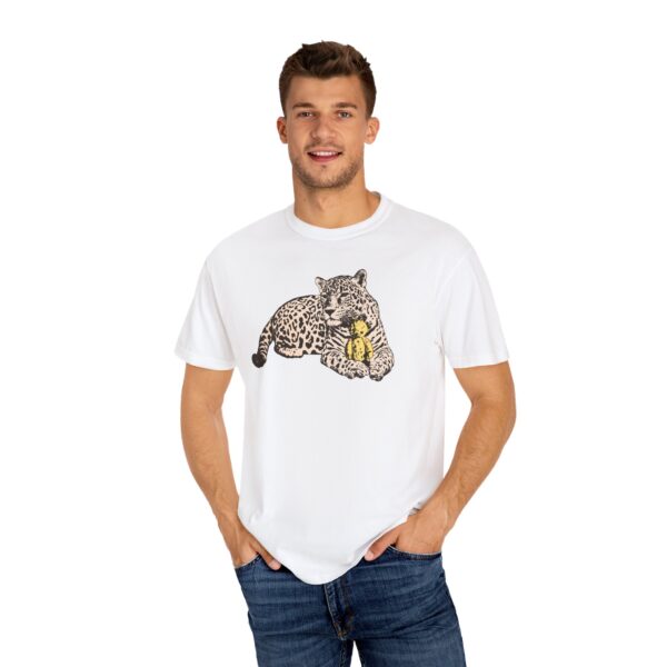Snuggly Jaguar Relaxed Fit Unisex T-Shirt - Image 4