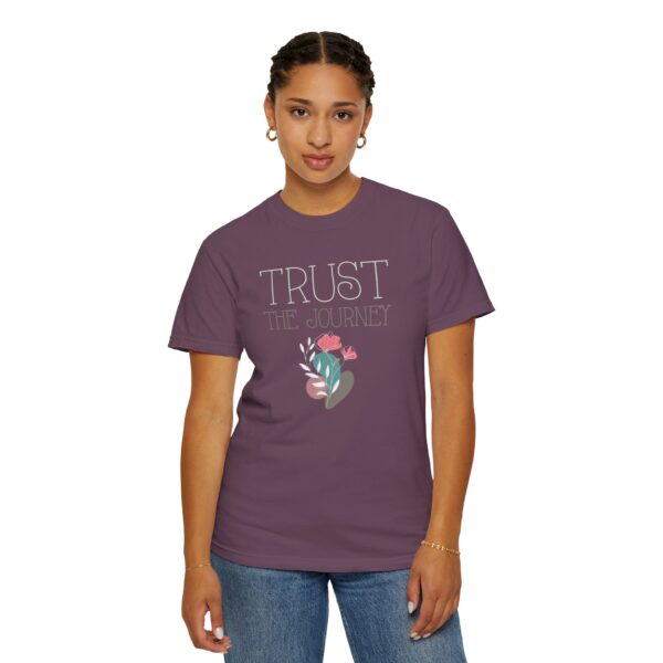 Trust the Journey Heavyweight T-Shirt - Floral Text - Image 11